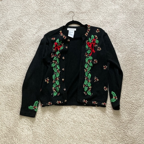 victoria jones Sweaters - Vintage Victoria jones Christmas holiday embroidered cardigan